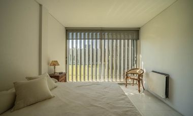 VENTA IMPONENTE CASA 7 AMB.  BARRIO SAN JOAQUIN