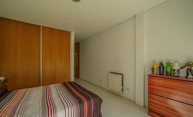 VENTA IMPONENTE CASA 7 AMB.  BARRIO SAN JOAQUIN