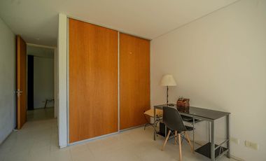 VENTA IMPONENTE CASA 7 AMB.  BARRIO SAN JOAQUIN