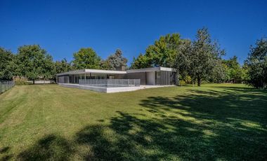 VENTA IMPONENTE CASA 7 AMB.  BARRIO SAN JOAQUIN