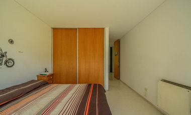 VENTA IMPONENTE CASA 7 AMB.  BARRIO SAN JOAQUIN