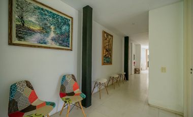 VENTA IMPONENTE CASA 7 AMB.  BARRIO SAN JOAQUIN