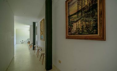 VENTA IMPONENTE CASA 7 AMB.  BARRIO SAN JOAQUIN