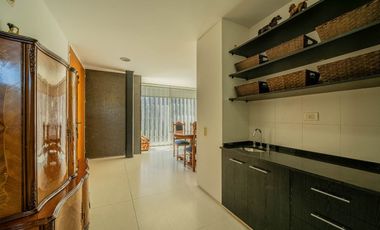 VENTA IMPONENTE CASA 7 AMB.  BARRIO SAN JOAQUIN