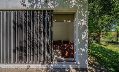 VENTA IMPONENTE CASA 7 AMB.  BARRIO SAN JOAQUIN