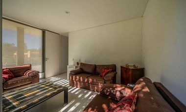 VENTA IMPONENTE CASA 7 AMB.  BARRIO SAN JOAQUIN