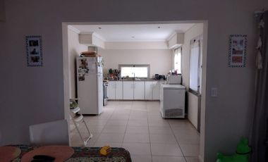Preciosa casa en venta en la paz de Parque Sakura