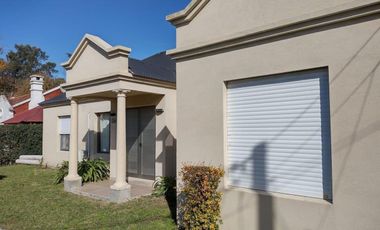 Preciosa casa en venta en la paz de Parque Sakura