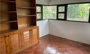 CASA INDEPENDIENTE EN PANCE CON PISCINA Y RODEADA DE VERDE