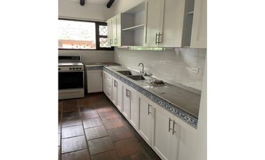 CASA INDEPENDIENTE EN PANCE CON PISCINA Y RODEADA DE VERDE
