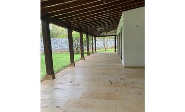 CASA CAMPESTRE EN UNIDAD CERRADA