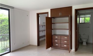 CASA CAMPESTRE EN UNIDAD CERRADA