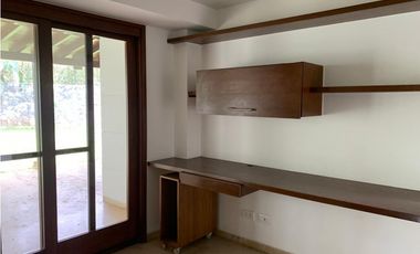 CASA CAMPESTRE EN UNIDAD CERRADA