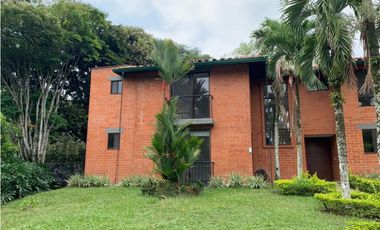 CASA CAMPESTRE EN UNIDAD CERRADA