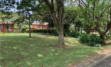 CASA CAMPESTRE EN UNIDAD CERRADA