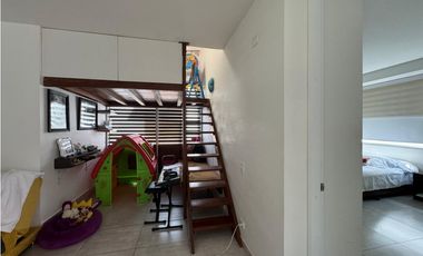 CASA MODERNA CON PISCINA Y JACUZZI
