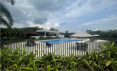CASA MODERNA CON PISCINA Y JACUZZI
