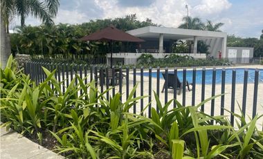 CASA MODERNA CON PISCINA Y JACUZZI