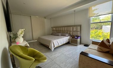 CASA MODERNA CON PISCINA Y JACUZZI