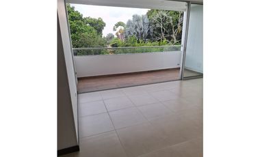 APARTAMENTO CON VISTA A ZONA VERDE