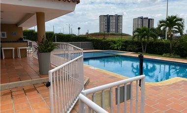 CASA CON PISCINA Y JACUZZI