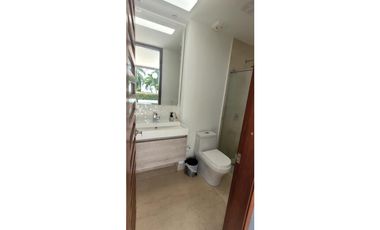 CASA CON PISCINA Y JACUZZI