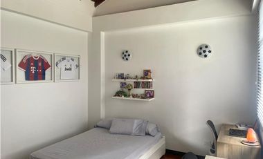 CASA CON PISCINA Y JACUZZI  RODEADA DE ZONA VERDE