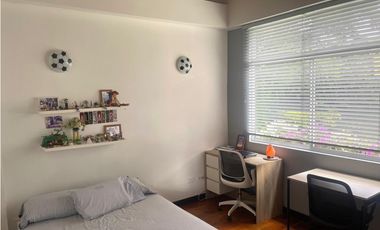 CASA CON PISCINA Y JACUZZI  RODEADA DE ZONA VERDE