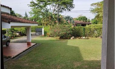 CASA CAMPESTRE EN LAS MERCEDES
