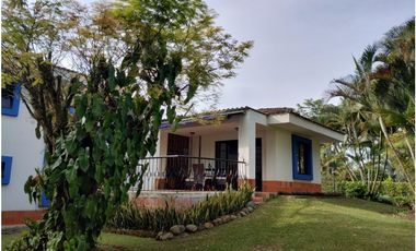 CASA CAMPESTRE EN LAS MERCEDES