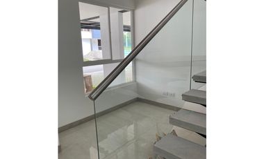 CASA DE PANCE MODERNA EN CONDOMINIO