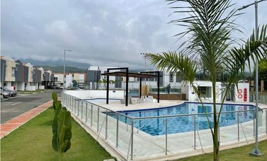 CASA DE PANCE MODERNA EN CONDOMINIO