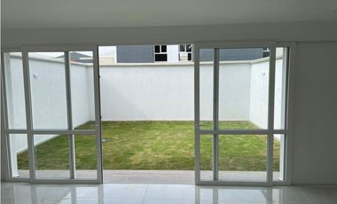 CASA DE PANCE MODERNA EN CONDOMINIO