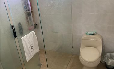 CASA  INDEPENDIENTE CON PISCINA Y AMPLIA ZONA VERDE