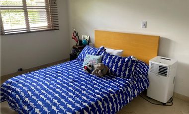 CASA  INDEPENDIENTE CON PISCINA Y AMPLIA ZONA VERDE