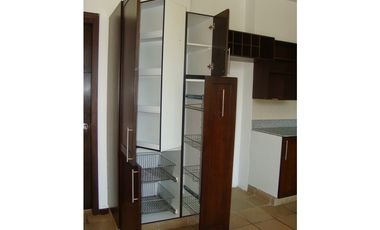 CASA AMPLIA Y RODEADA DE VERDE  EN LA MORADA