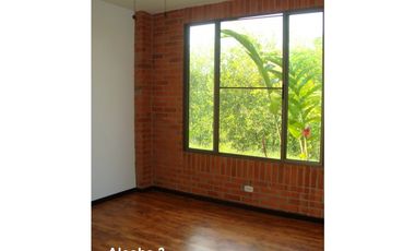 CASA AMPLIA Y RODEADA DE VERDE  EN LA MORADA