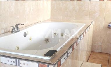 ¡SE RENTA CASA CÉNTRICA EN FRACC COSTA BELLA! - (3)