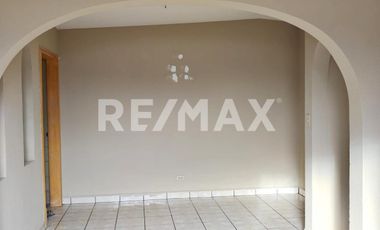 ¡SE RENTA CASA CÉNTRICA EN FRACC COSTA BELLA! - (3)