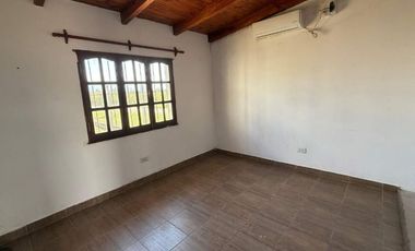 URBANIZACION SAN CARLOS - CASA EN ALQUILER
