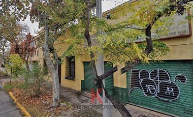 Casa en Venta en Casa Comercial a pasos de Irarrazaval