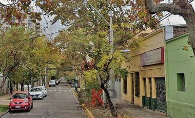 Casa en Venta en Casa Comercial a pasos de Irarrazaval
