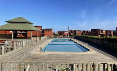 Casa en Venta en Casa amoblada en Condominio Privado | Acceso directo a la playa.