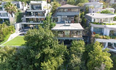 CASA CON GRAN OFICINA INDEPENDIENTE EN PLANTA LIBRE/ CERRO SAN LUIS