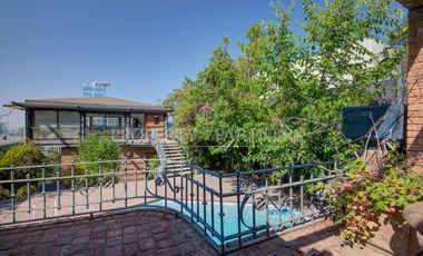 CASA CON GRAN OFICINA INDEPENDIENTE EN PLANTA LIBRE/ CERRO SAN LUIS