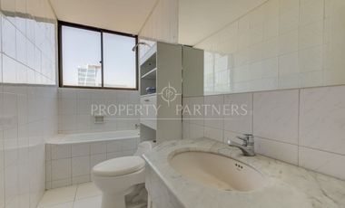 CASA CON GRAN OFICINA INDEPENDIENTE EN PLANTA LIBRE/ CERRO SAN LUIS