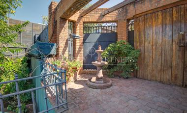 CASA CON GRAN OFICINA INDEPENDIENTE EN PLANTA LIBRE/ CERRO SAN LUIS