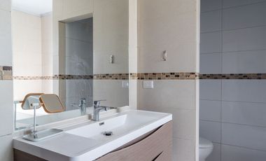 Gran Oportunidad: Casa en Remodelacion en Excelente Terreno, La Florida.