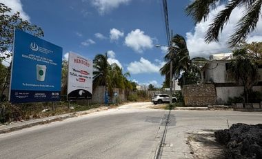 Terreno en renta en Av. Fonatur, cerca de Av. Huayacán – ¡Ubicación estratégica!
