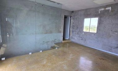 En Renta Propiedad Multifuncional: bodega, oficina, almacén
